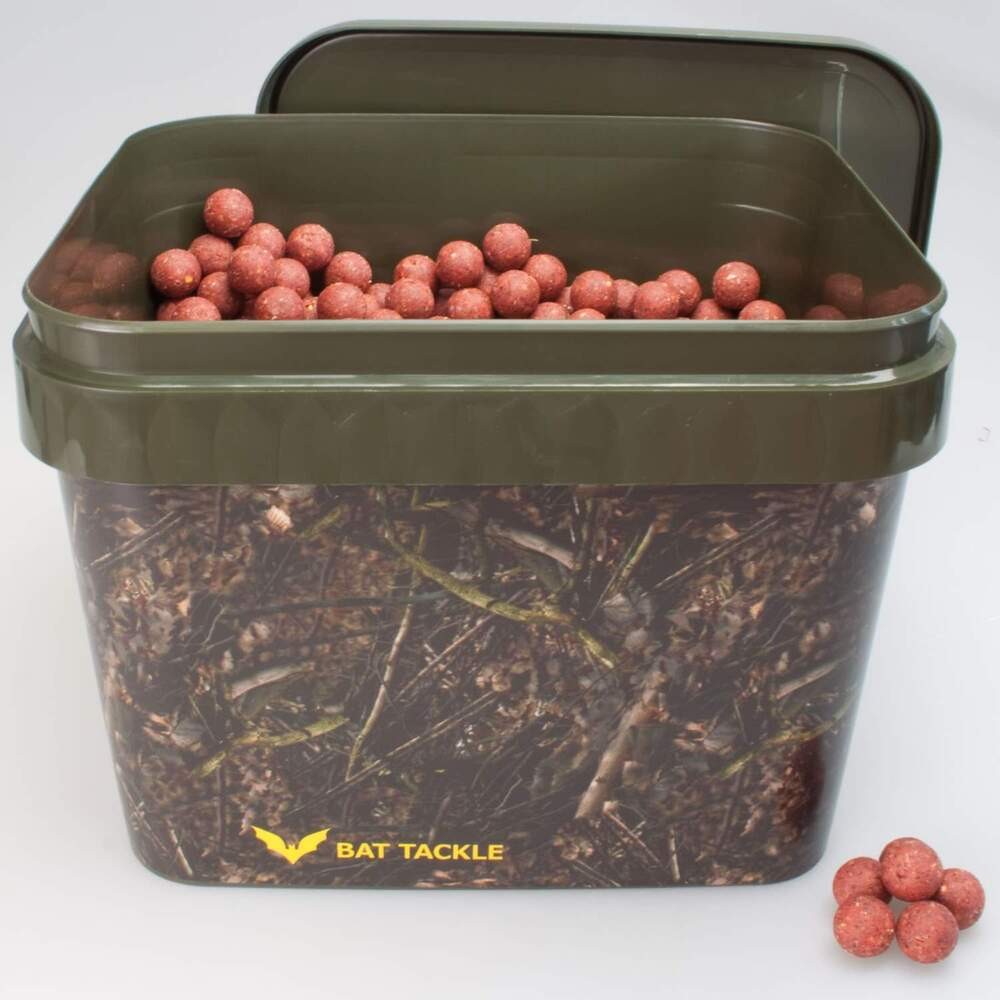 Bat-tackle Böse Boilies   Realistricâ  Spand   5kg Angry Strawberry Boilies